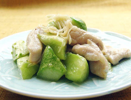 半白きゅうりと大和肉鶏の炒め物 新生姜の風味